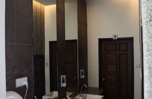 Ngapali Hotel | Thazin Palace A Hotel