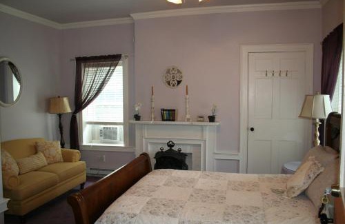 Dundee Bed & Breakfast | The 1819 Red Brick Inn