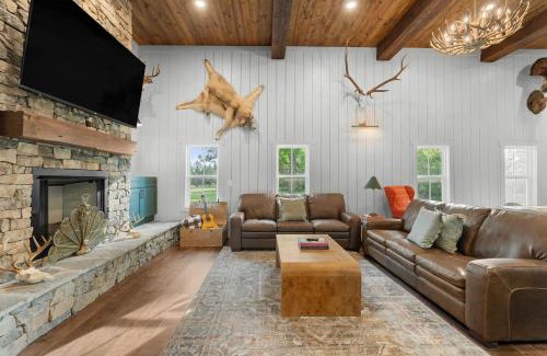 Tattnall County House | The 1900 Farmhouse Retreat - on 78 acres