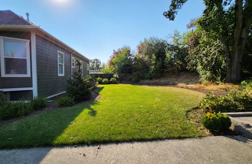 Stayton House | The 1908 Bungalow - 2 Bedroom/1 Bathroom Stayton, OR