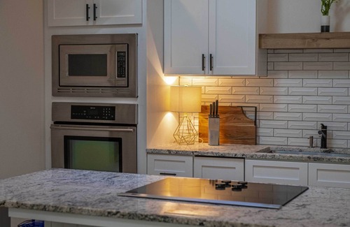 Garden District House | The 208 Guesthouse - a stylish, perfectly located guest suite with top amenities