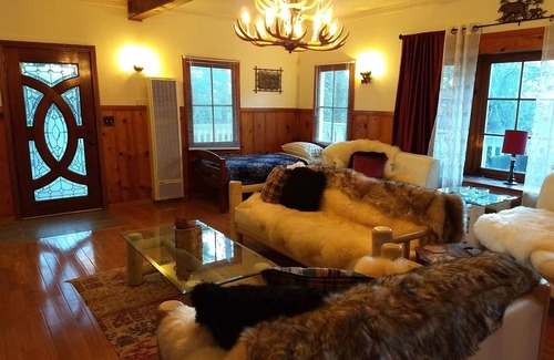 Twin Peaks Cabin | The 3 Bears Cabin - National Forest Adventure Pass