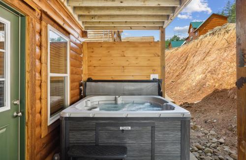 Pigeon Forge House | The 3 Bears is a newly built 3 Bedroom Cabin only 3 minutes from the Parkway!