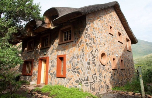Leribe District House | The 3 Star River Lodge