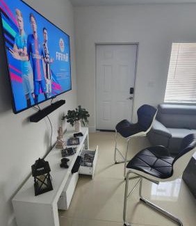 Gladeview House | The 305