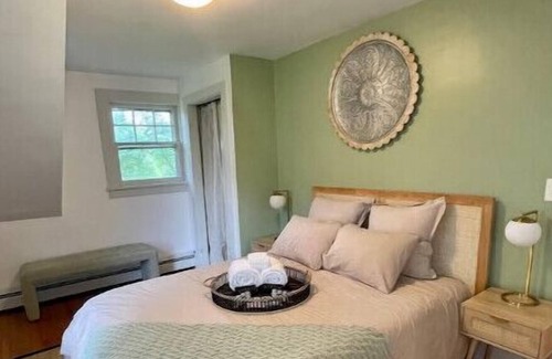 Rhinebeck House | The 308 House - a HV escape