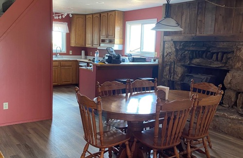 Centennial House | The 360nCharming 3-bedroom house with WiFi and AC in welcoming Centennial