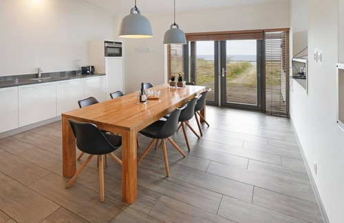 Ouddorp House | The 4 person Villa Super VIP features a luxurious and comfortably furnished interior, terrace with views over the water, perfect with children.