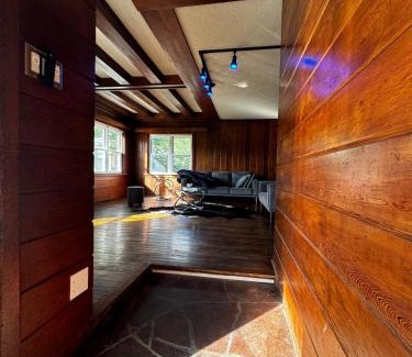 Gladstone House | The 420 House