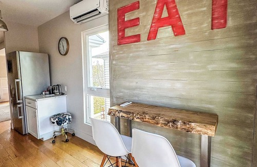 Burns Park Apartment | The 4M Favorite House - Stunning & Spotless 2-Bed Apt (#3)