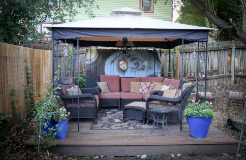 Carbondale House | The 8th Street Retreat