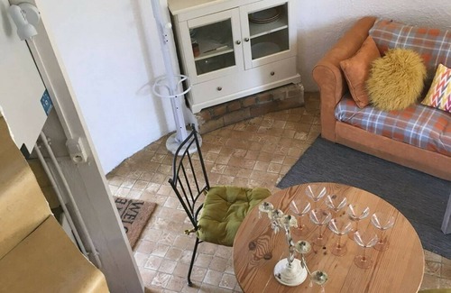 Saint-Pourcain-sur-Sioule House | The authentic 14th century tower YSELDA