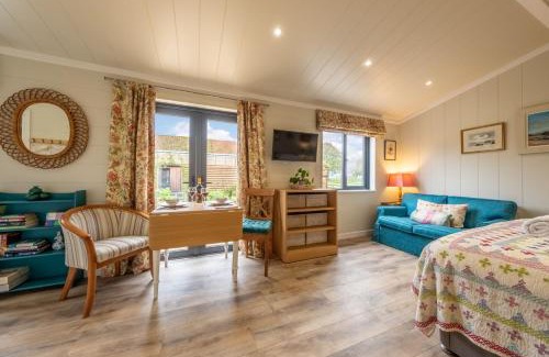 East Rudham House | The Able Stables - Hewie's Cottage