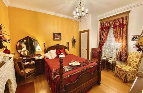 Pueblo Bed & Breakfast | The Abriendo Inn - Walter's suite