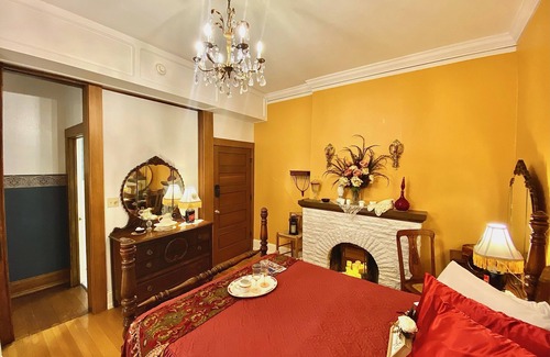 Pueblo Bed & Breakfast | The Abriendo Inn - Walter's suite