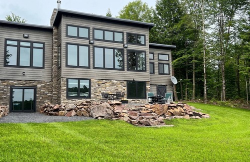 Town of Diana House | The absolute perfect state-of-the-art 66-acre retreat! NORWEGIAN WOODS
