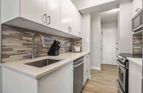 Mission District Apartment | The Abstract | 3BR Condo Near 17th Ave & Stampede!