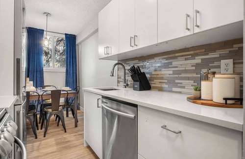 Mission District Apartment | The Abstract | 3BR Condo Near 17th Ave & Stampede!