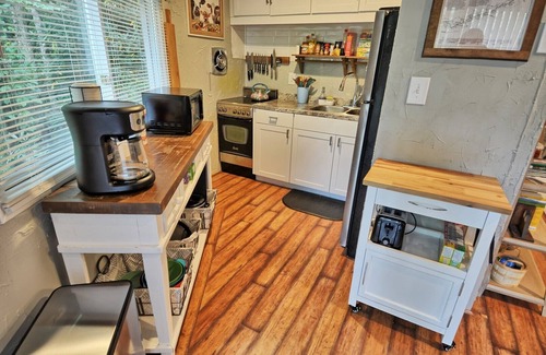 Mill Ridge Cottage | The Acorn House-Open for Bookings! Great Location, Seeps 6