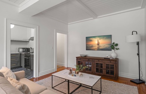 Hyde Park Apartment | The Adaline #8 - Luxury Second Floor Bayshore Apt!