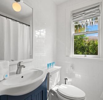 Hyde Park Apartment | The Adaline - Entire Complex In Hyde Park