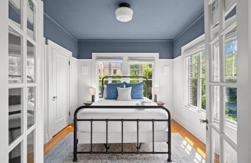 Hyde Park Apartment | The Adaline - Entire Complex In Hyde Park