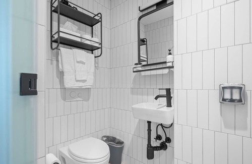 Pacific Heights Apartment | The Addison by Kasa | Basic Studio | San Francisco