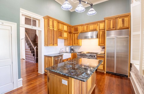 Lampasas House | The Adelphia: Historic Ranch Estate with Guest Cottage on 18 Acres