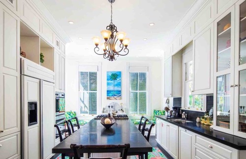 Bahama Village House | *THE ADMIRAL'S ESTATE* Grand Home & Pool + LAST KEY SERVICES.