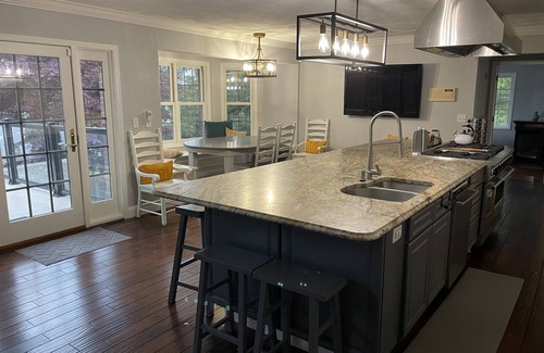 Greenville House | The Aerie- Luxury Lakeside Getaway - Private Beach & Boatdock