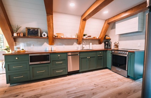 Bellaire House | The AFrame at Finch Creek