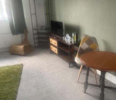 London Borough of Hounslow Hotel | The Airman