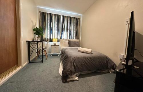 Burnside House | The Airport Homestay House