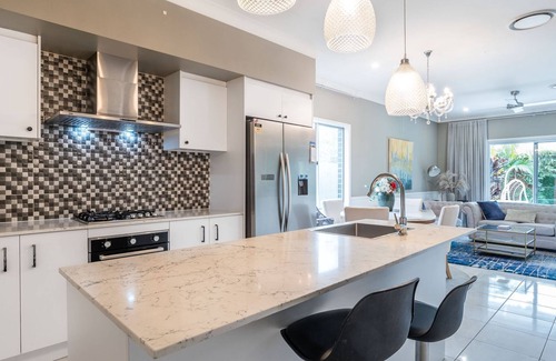 Northgate House | The Airport Stop Modern, 15min to Brisbane City