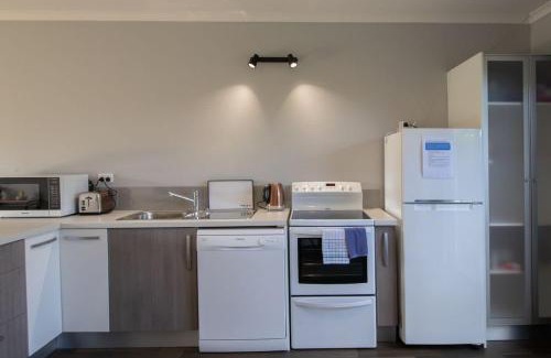 Brixton Apartment | The Aisle Seat - pet-friendly 1BR modern apartment