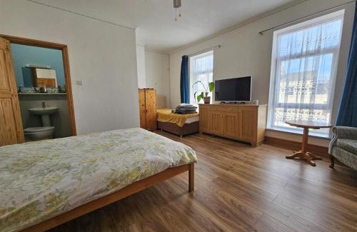 Gloucester House | The Albert Hotel