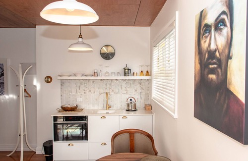 Carterton Apartment | The Alchemist Retreat, a private Studio in Carterton