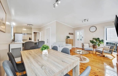 Ballarat House | The Alcove Ballarat - Cozy Home 2 Bedrooms For Family In Ballarat Homestead