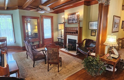 Alderson Bed & Breakfast | The Alderson Inn