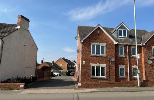 Ibstock Apartment | The Aldridge 2 Bedroom Apartment with FREE Parking