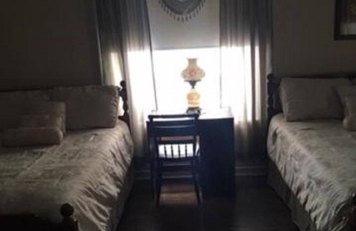 Towanda Bed & Breakfast | The Alice at Victorian Charm Inn