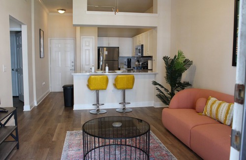 Houston Apartment | The Aliyah Poolside View with Pool, Gym, & Theater