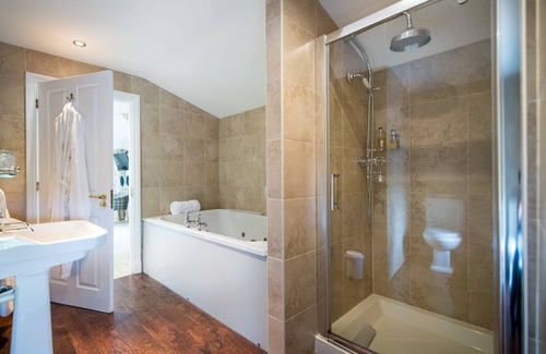 Colne Hotel | The Alma Inn