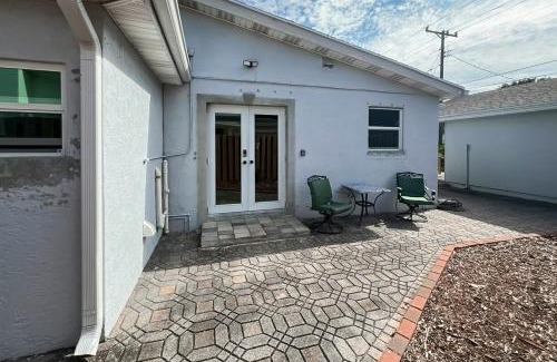 Poiciana Park II House | The Almeria House