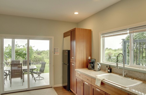 Discovery Harbour Apartment | 'The Aloha Green House' Retreat w/Ocean Views!