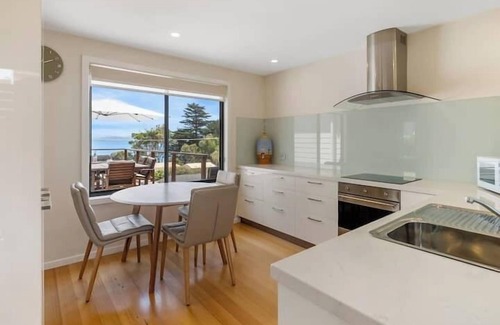 Southern House | The Alonnah' Beach House - Main House & Unit