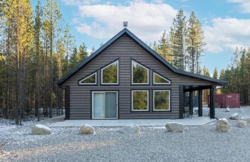 Valemount House | The Alpine Cabin