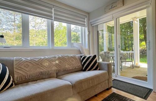 Mont-Tremblant Village Apartment | The Alpine Nest - 3 Beds - 4 Guests - Free Parking - Pool