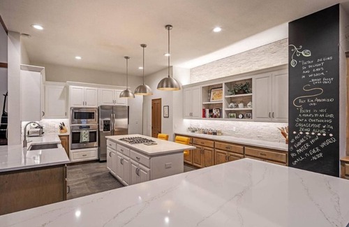 Gold Mountain House | The Alpine Vista | Pets | Couples | Golf | Nakoma
