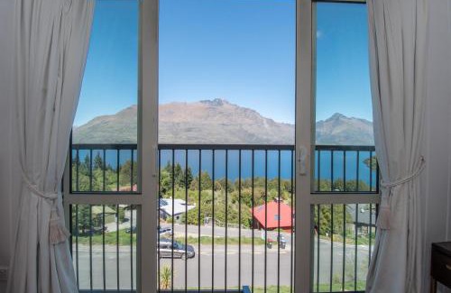 Sunshine Bay House | The Alpine Way Queenstown